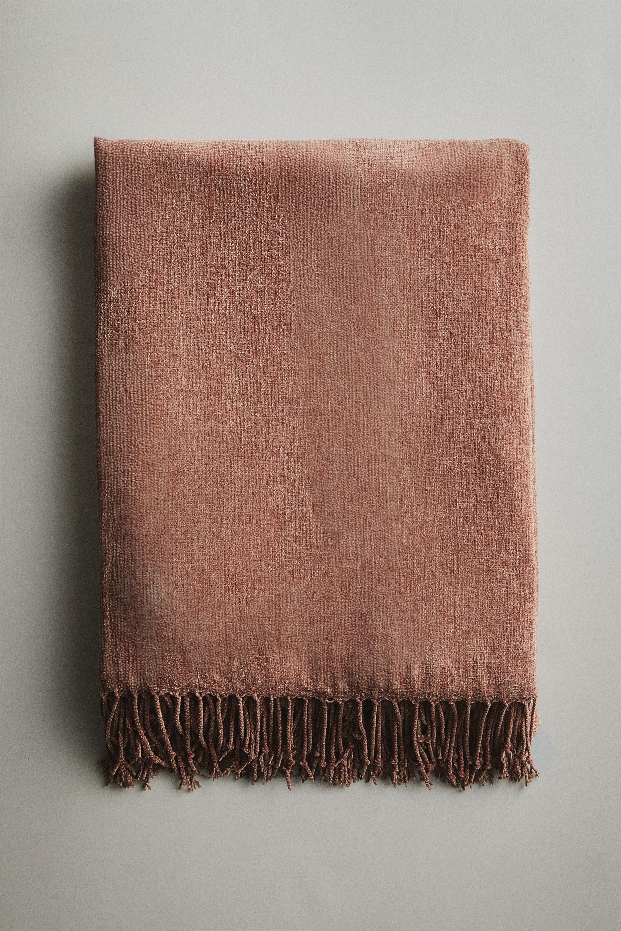 CHENILLE BLANKET